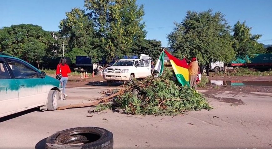 Bloqueo en la Ruta 9 expone divisiones en el sector campesino del Chaco