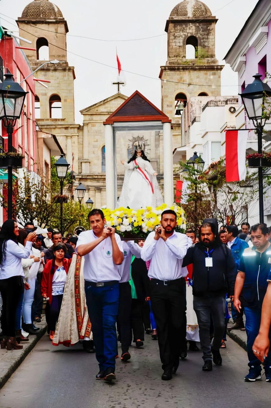 Autoridades y comunidad tarijeña reciben con devoción a la Virgen de Chaguaya en conmemoración del Centenario de la Diócesis de Tarija