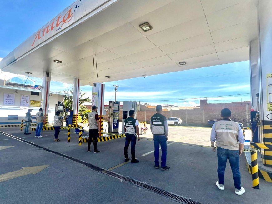 Precintan estación de servicio por venta irregular de combustible en Cochabamba.