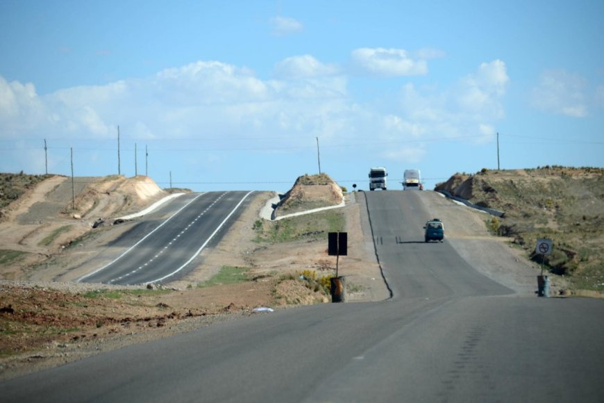 Dos Accidentes en Carretera La Paz-Oruro en una Hora Sacuden a la Comunidad