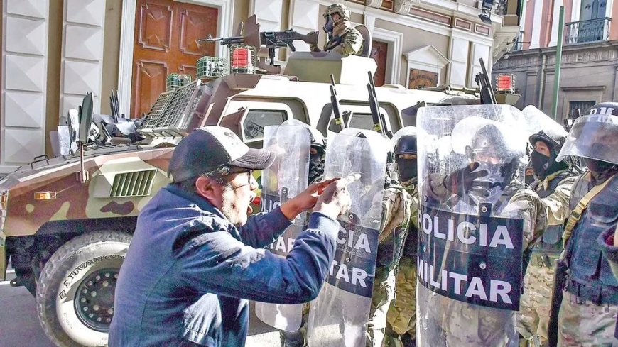 Golpe de Estado: Crónica de 3 Horas de Caos; de los Tanques al Festejo de Arce y Relato de Zúñiga