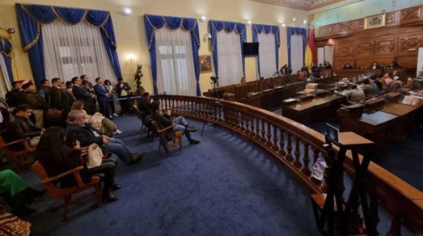 Sala del Beni paraliza exámenes para elecciones judiciales, generando controversia.