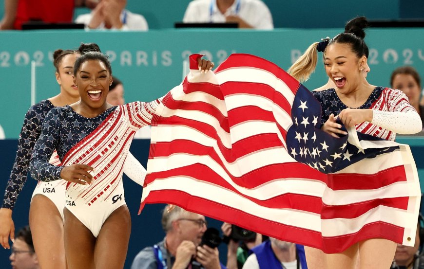 Simone Biles Conduce a EE.UU. al Oro por Equipos en Gimnasia de París-2024