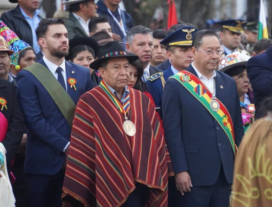 Celebración del Día de la Patria en Sucre con Ofrenda a la Pachamama y Izamiento de la Tricolor