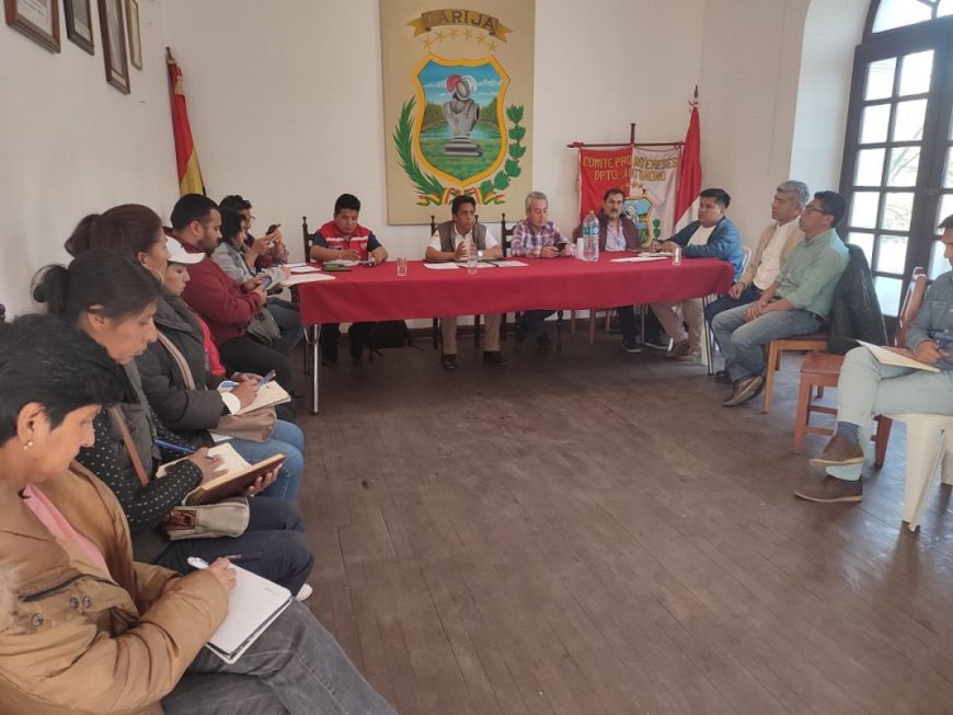 Instituciones de Tarija Exigen al Gobierno Reducir Gastos Estatales para Enfrentar la Crisis