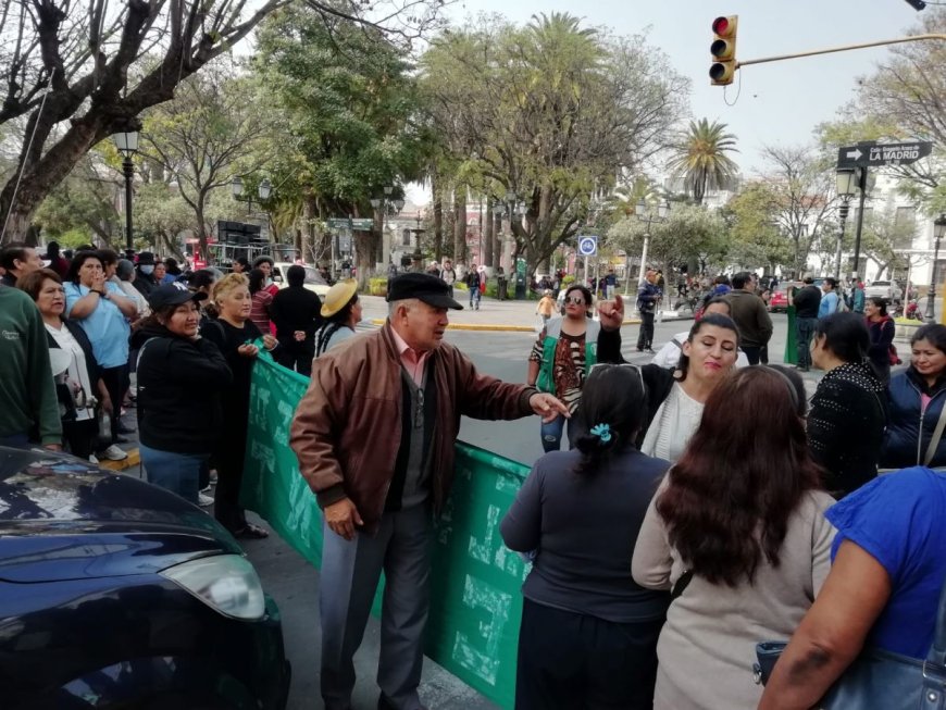 Protesta del Sector Salud en Tarija por Impagos del Bono de Vacunación