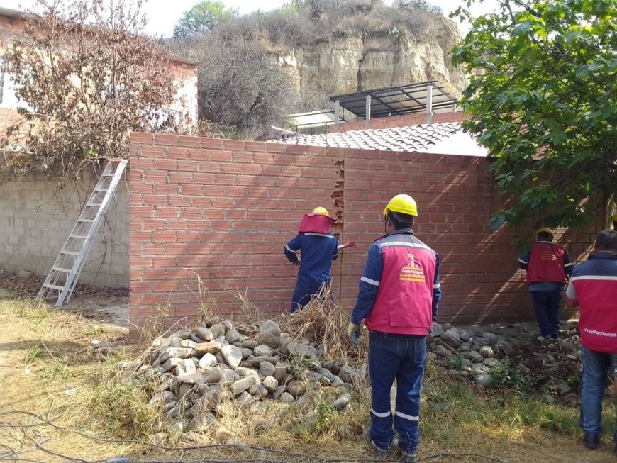 La Alcaldía de Tarija demuele construcción ilegal en el barrio San Martín