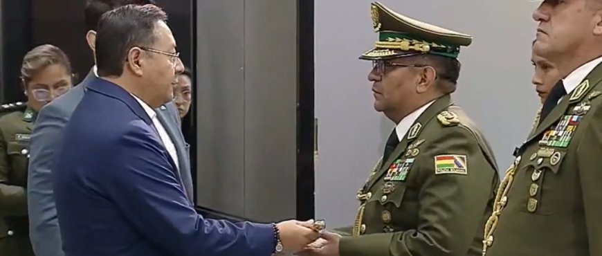 El presidente Arce ratifica al general Álvaro Álvarez como comandante de la Policía Boliviana