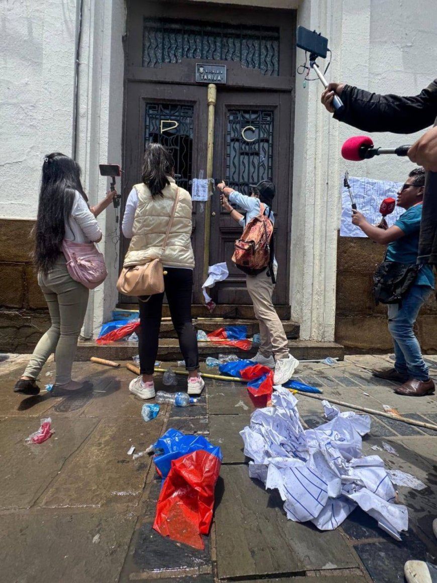 Alcaldía de Tarija denuncia a universitarios por destrozos y agresiones en marcha