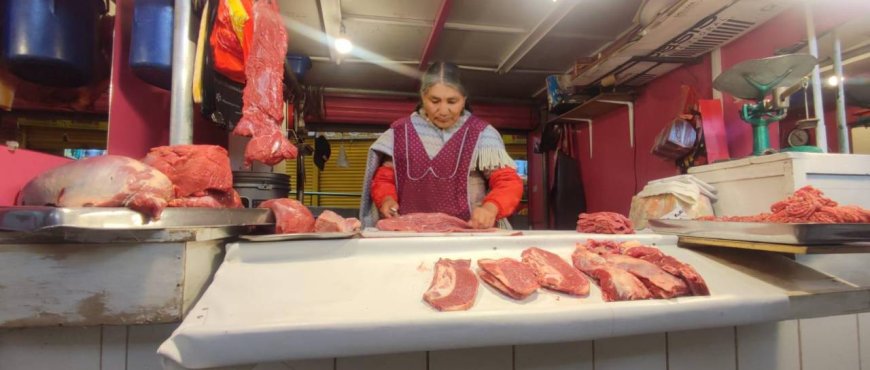 Paro indefinido de comercializadores de carne afecta parcialmente el abastecimiento; en La Paz, la venta sigue normal