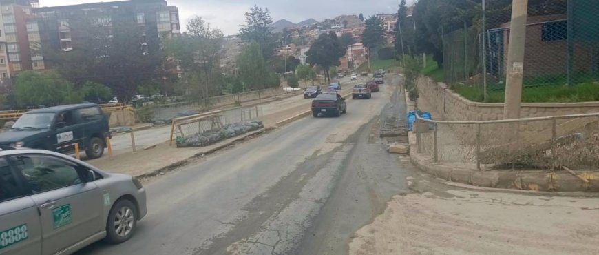 Alcaldía de La Paz Informa la Rehabilitación de la Avenida Costanera Tras Intensa Lluvia