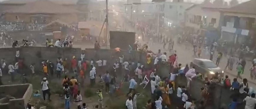 Tragedia en Guinea: Al Menos 56 Muertos por Avalancha Tras Protestas en un Partido de Fútbol