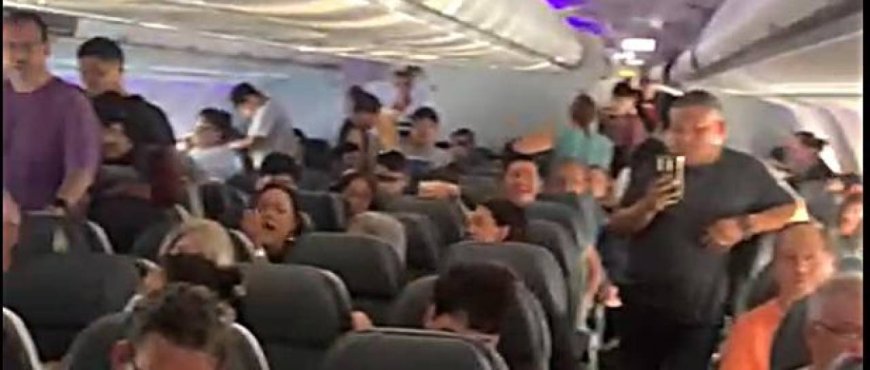 Pasajeros de BoA denuncian largas demoras en vuelo de Miami y falta de información