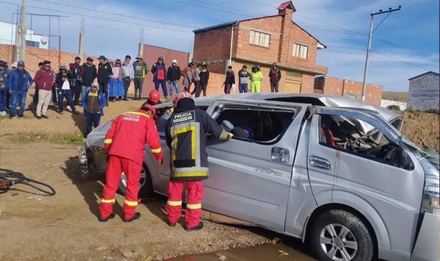 Suben a 14 las víctimas fatales de la colisión entre un minibús y un camión en la ruta La Paz – Oruro