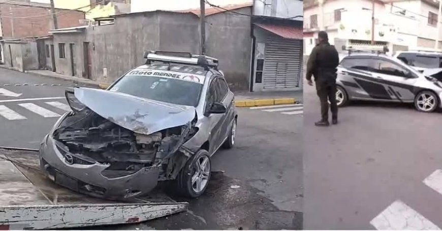 Choque entre dos vehículos de transporte público en el centro de Tarija deja daños materiales