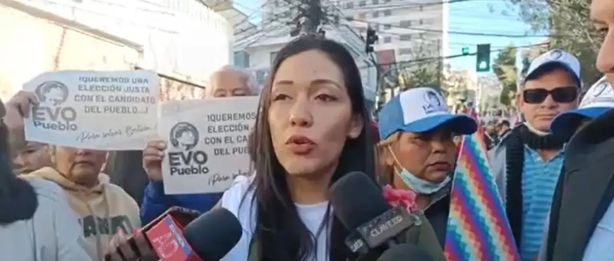 Salvatierra defiende a detenidos de marcha evista: “Portar petardos y máscaras antigás no es delito”