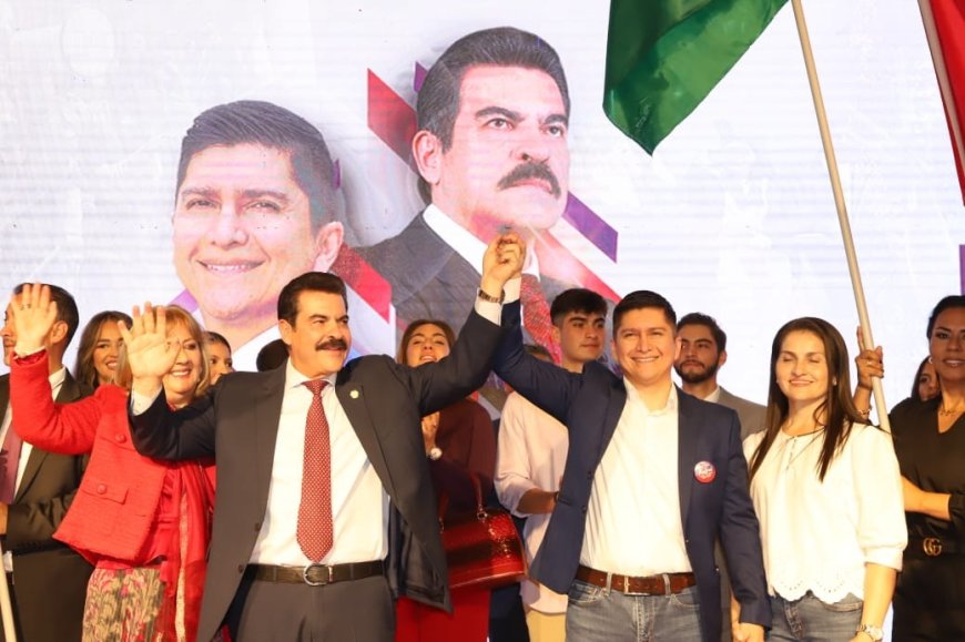 Manfred Reyes Villa y Juan Carlos Medrano oficializan binomio presidencial por APB-Súmate en Cochabamba