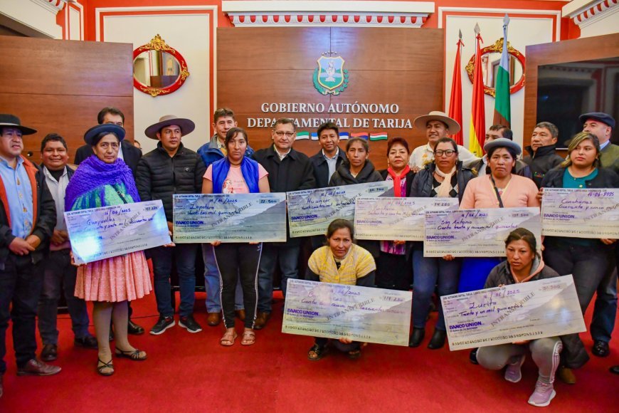 Gobernación de Tarija entrega cheques del PROSOL 2025 a 1.786 familias productoras